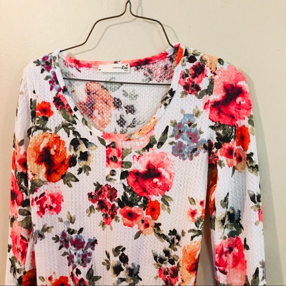 NWT Floral Waffle Knit Tie Front Top - Picture 5 of 7